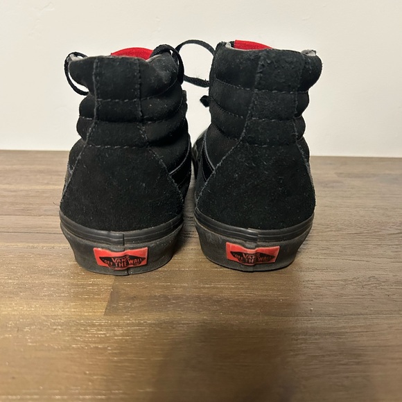 Vans - Picture 3 of 7